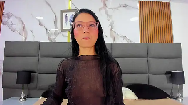 Snapshot of SophiieCalloway1 chatting on 06-03-26, 02:19 SophiieCalloway1 online show from 06-03-26, 02:19