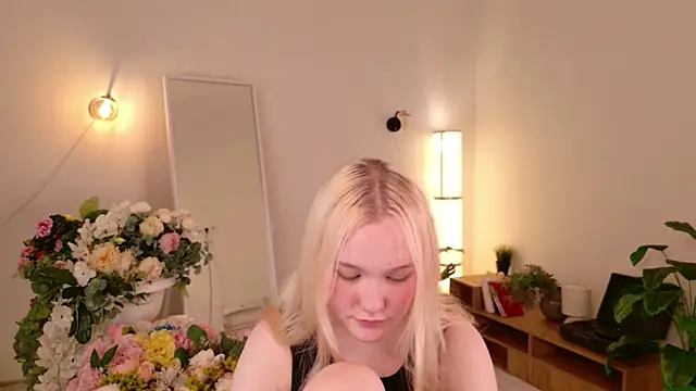Lil Suzy online show from 05-25-26, 02:45
