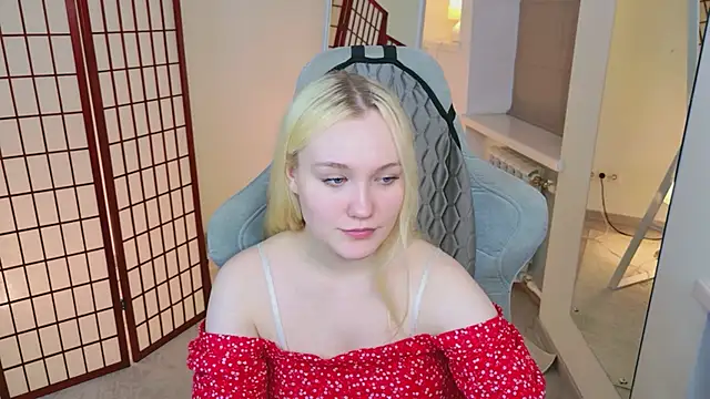Lil Suzy online show from 06-04-26, 02:34