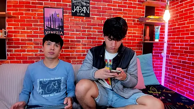 Hoot boyss  online show from 06-16-26, 08:11
