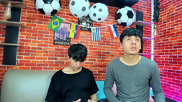 Hoot boyss  online show from 06-18-26, 08:02