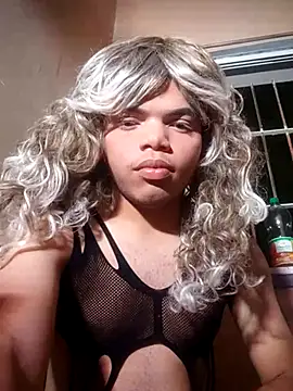 Snapshot of Thifanny_room chatting on 05-15-26, 04:19 Thifanny room online show from 05-15-26, 04:19