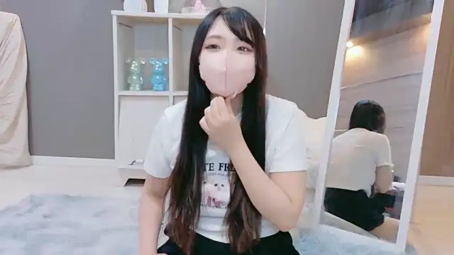 Runa-nn online show from 06-19-26, 01:43