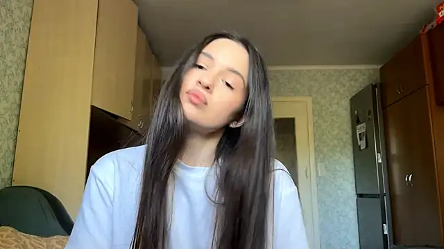 Snapshot of CarolineRu chatting on 05-15-26, 11:17 CarolineRu online show from 05-15-26, 11:17