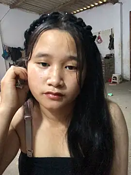 Ninaa01 online show from 05-17-26, 02:20