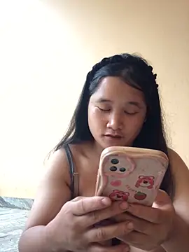 Ninaa01 online show from 05-18-26, 02:51