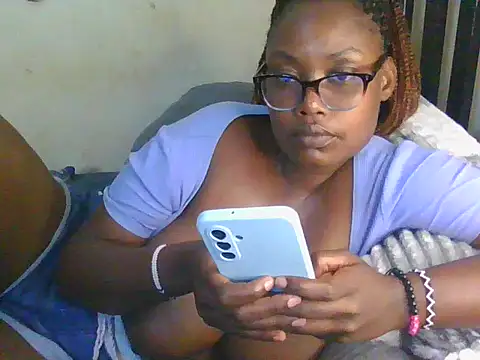 Snapshot of Sexy-Mish chatting on 05-22-26, 07:04 Sexy-Mish online show from 05-22-26, 07:04