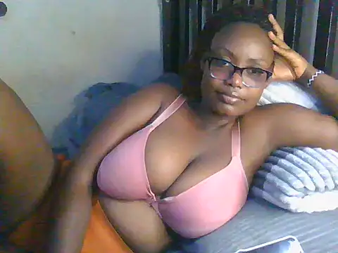 Snapshot of Sexy-Mish chatting on 05-24-26, 07:08 Sexy-Mish online show from 05-24-26, 07:08