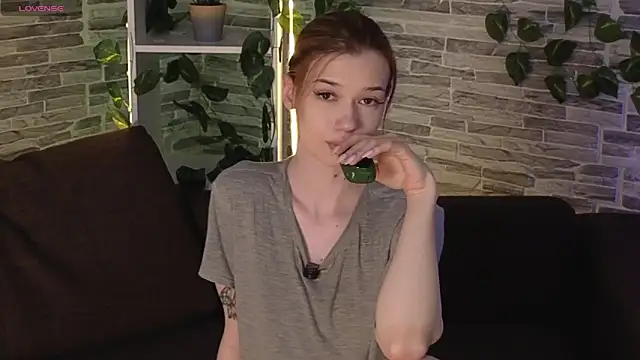 OliviaFoxsis online show from 05-16-26, 06:54
