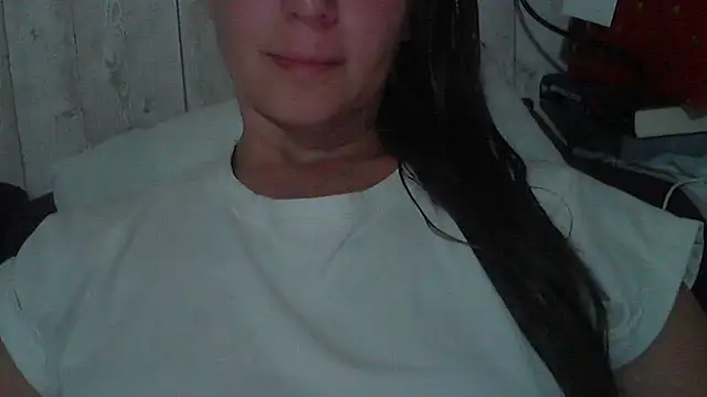 Snapshot of Bella--White chatting on 06-07-26, 04:00 Bella--White online show from 06-07-26, 04:00