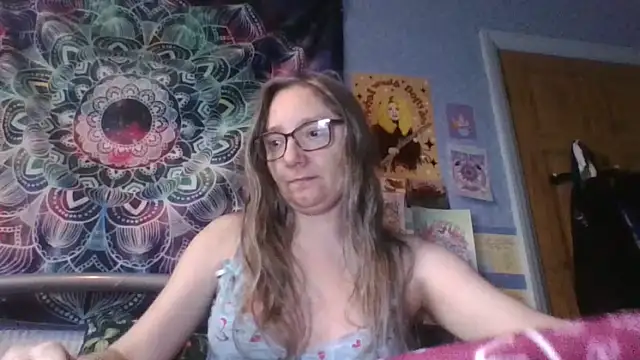 Snapshot of Izzylove47 chatting on 05-19-26, 08:09 Izzylove47 online show from 05-19-26, 08:09