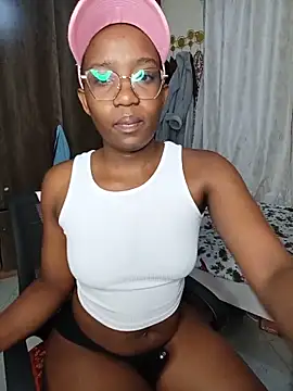 Snapshot of Miss-Temptasion chatting on 06-10-26, 02:45 Miss-Temptasion online show from 06-10-26, 02:45