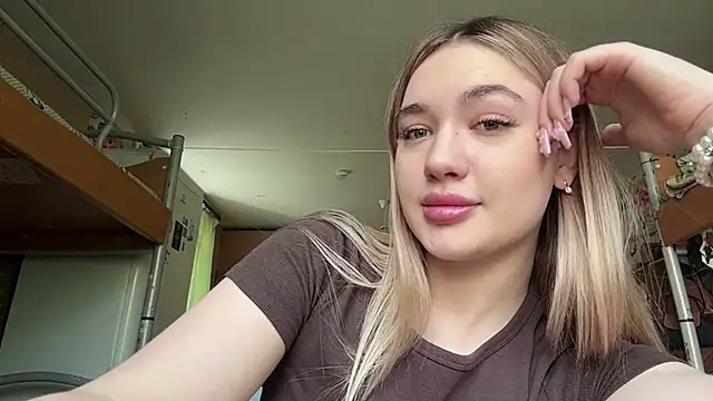 Kattyqte online show from 05-17-26, 07:06