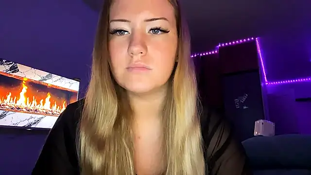 Lisi Kiss  online show from 06-12-26, 06:51