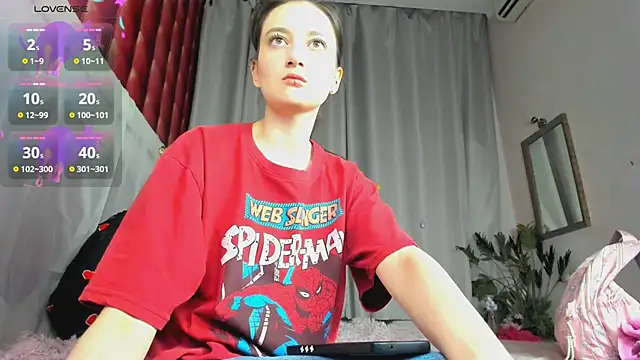 SummerLilaa online show from 06-10-26, 04:56