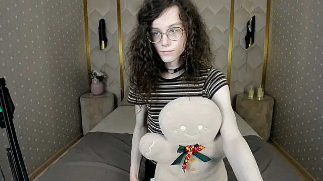 Snapshot of OlesiaBev chatting on 05-20-26, 10:32 OlesiaBev online show from 05-20-26, 10:32