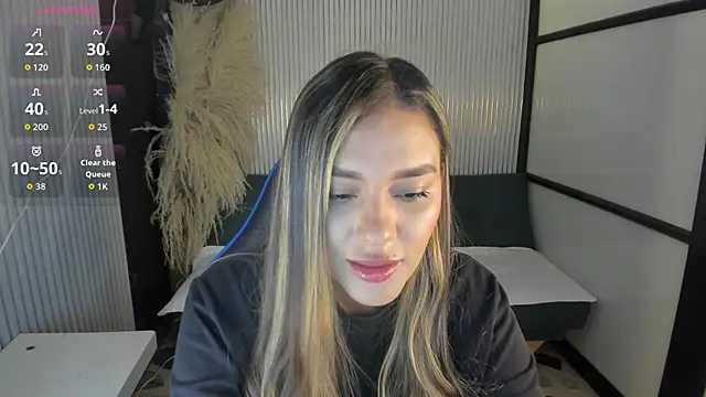 SophieWatson  online show from 06-18-26, 01:48