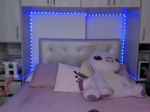 Snapshot of Honniewhitee_ chatting on 06-11-26, 02:53 Honniewhitee online show from 06-11-26, 02:53