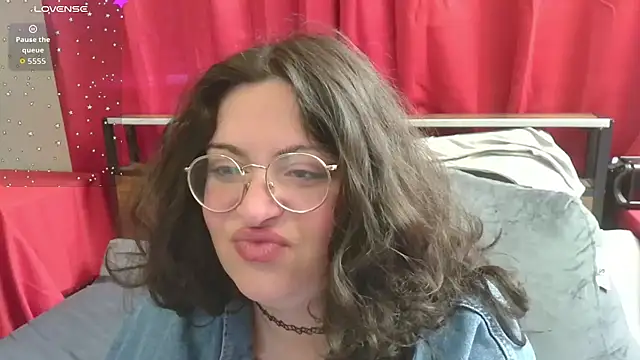 Snapshot of squishkink chatting on 06-25-26, 03:49 squishkink online show from 06-25-26, 03:49