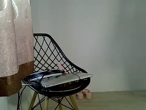 Bianca0011 online show from 06-13-26, 04:43