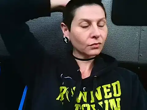 LaFemmeCyberObscura online show from 05-29-26, 03:21
