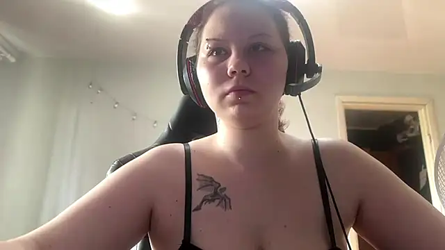 Snapshot of Redhair_girl chatting on 05-27-26, 02:03 Redhair girl online show from 05-27-26, 02:03
