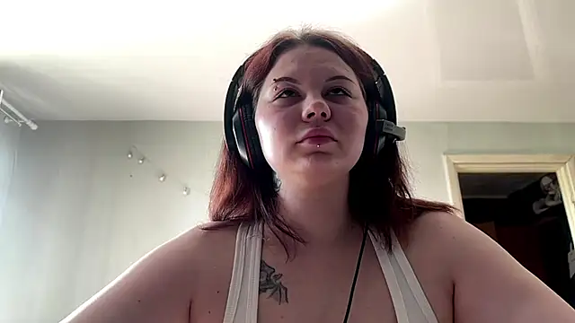Snapshot of Redhair_girl chatting on 05-28-26, 02:03 Redhair girl online show from 05-28-26, 02:03