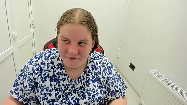 Bella shyy  online show from 06-17-26, 12:07
