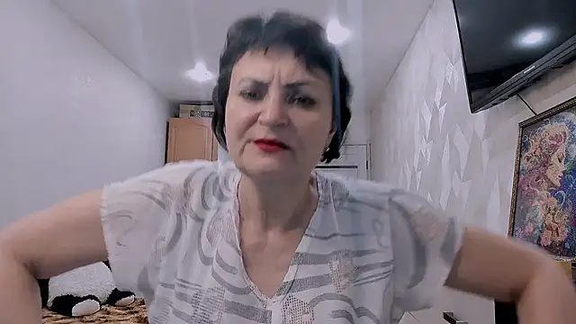 Snapshot of Helen_Beller chatting on 05-16-26, 09:57 Helen Beller online show from 05-16-26, 09:57