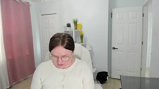 Snapshot of Vika73 chatting on 01-30-25, 04:24 Vika73 online show from 01-30-25, 04:24