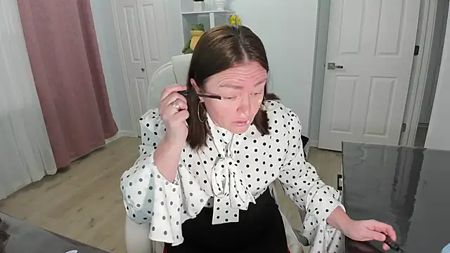 Snapshot of Vika73 chatting on 02-19-25, 12:33 Vika73 online show from 02-19-25, 12:33