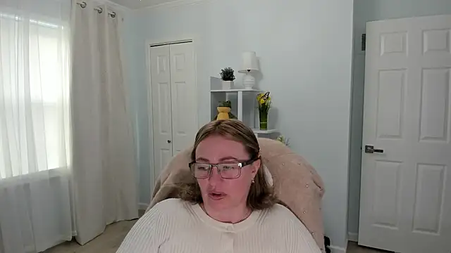 Snapshot of Vika73 chatting on 03-17-25, 03:50 Vika73 online show from 03-17-25, 03:50