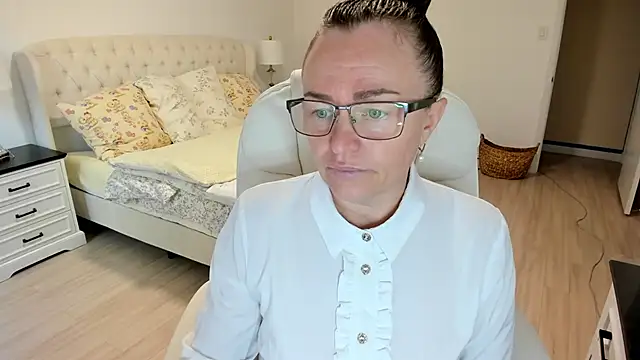 Snapshot of Vika73 chatting on 09-12-25, 12:38 Vika73 online show from 09-12-25, 12:38