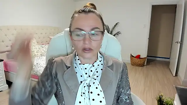 Snapshot of Vika73 chatting on 09-26-25, 11:25 Vika73 online show from 09-26-25, 11:25