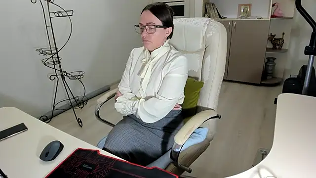 Snapshot of Vika73 chatting on 11-15-25, 04:32 Vika73 online show from 11-15-25, 04:32