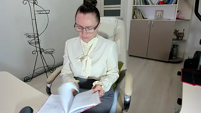 Snapshot of Vika73 chatting on 11-16-25, 11:16 Vika73 online show from 11-16-25, 11:16