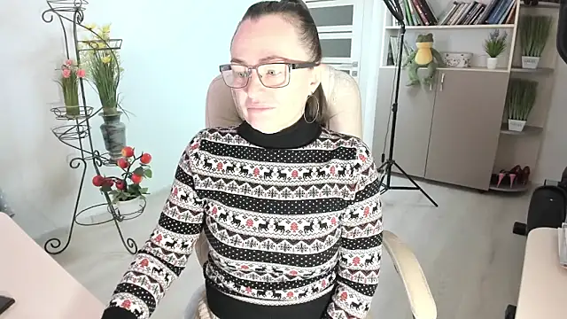 Snapshot of Vika73 chatting on 02-06-26, 06:40 Vika73 online show from 02-06-26, 06:40