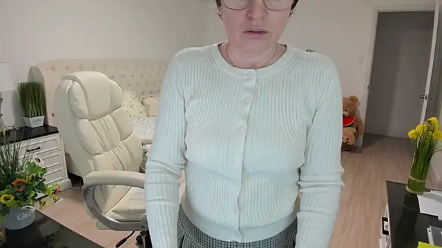 Vika73 online show from 02-25-26, 12:37