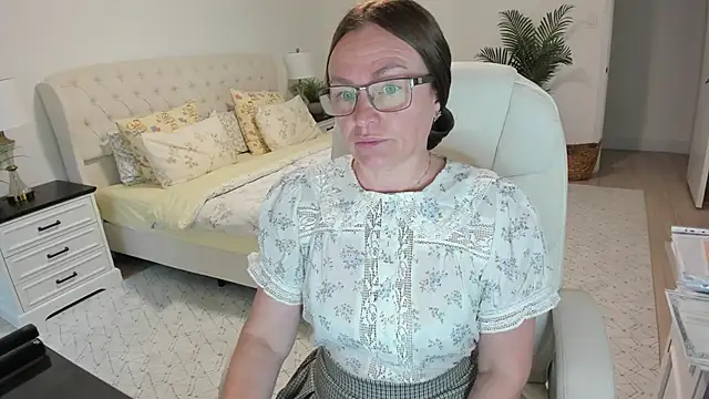 Vika73 online show from 05-11-26, 12:00