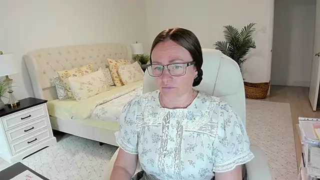 Vika73 online show from 05-11-26, 05:10