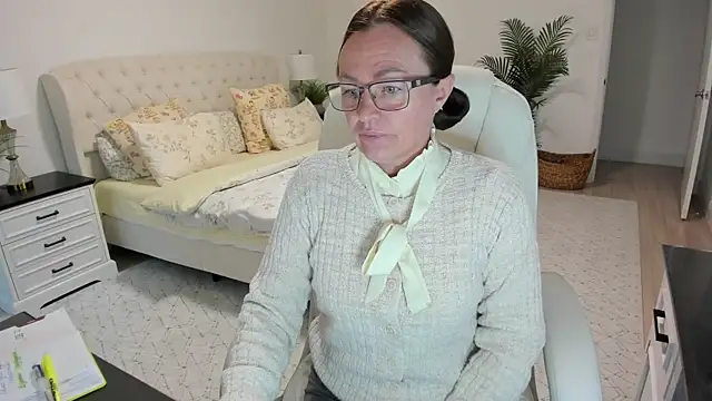 Snapshot of Vika73 chatting on 05-20-26, 11:16 Vika73 online show from 05-20-26, 11:16