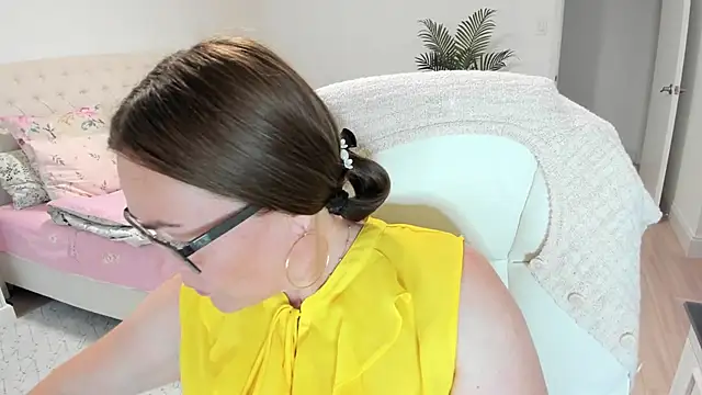 Snapshot of Vika73 chatting on 06-17-26, 10:50 Vika73 online show from 06-17-26, 10:50