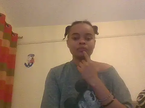 Snapshot of cessylolla8 chatting on 05-17-26, 07:17 cessylolla8 online show from 05-17-26, 07:17