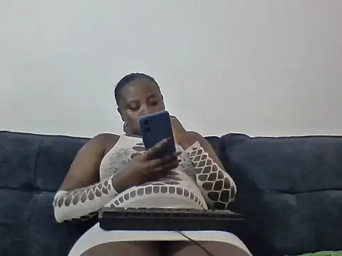 remmy luna2 online show from 05-31-26, 06:42