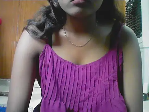 Snapshot of Diana_Penty chatting on 05-31-26, 12:45 Diana Penty online show from 05-31-26, 12:45