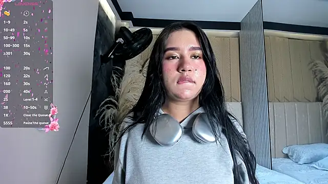 SweetNova1 online show from 06-19-26, 03:33
