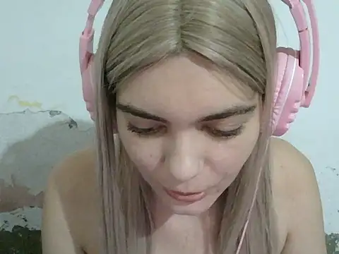 Snapshot of Angel_Ristoww chatting on 05-19-26, 02:29 Angel Ristoww online show from 05-19-26, 02:29