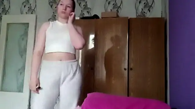 Snapshot of RaeannRoewe chatting on 05-20-26, 03:07 RaeannRoewe online show from 05-20-26, 03:07
