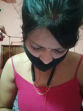 ZOYA-STRIP online show from 06-24-26, 04:28