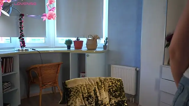 TatianaCichocki online show from 06-16-26, 02:09